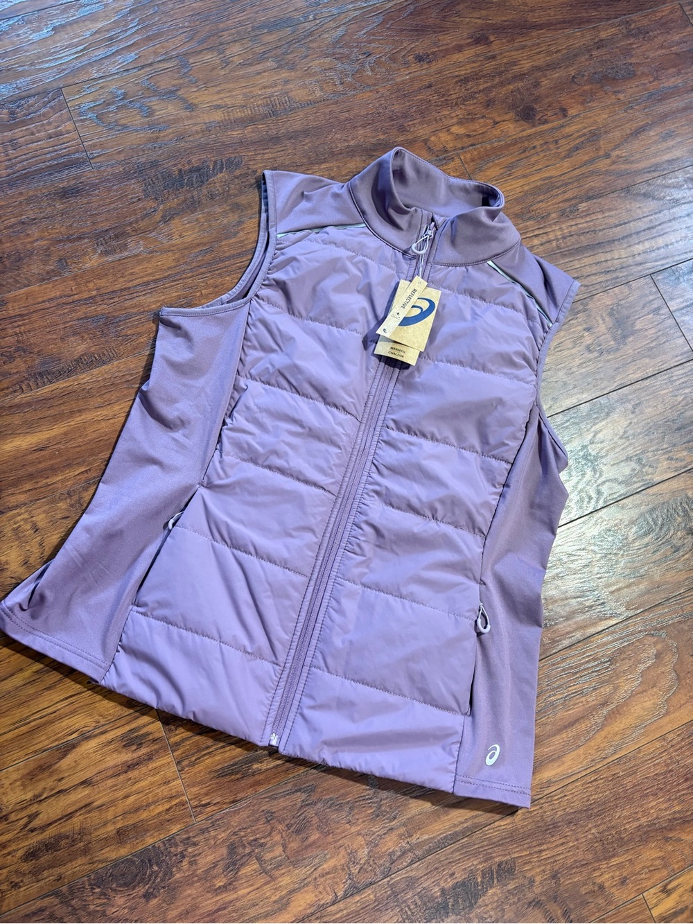 NWT ASICS women’s size XL quilted vest